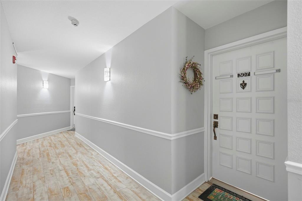6180 SUN BOULEVARD UNIT 307, ST PETERSBURG, FL — photo 4 of 22