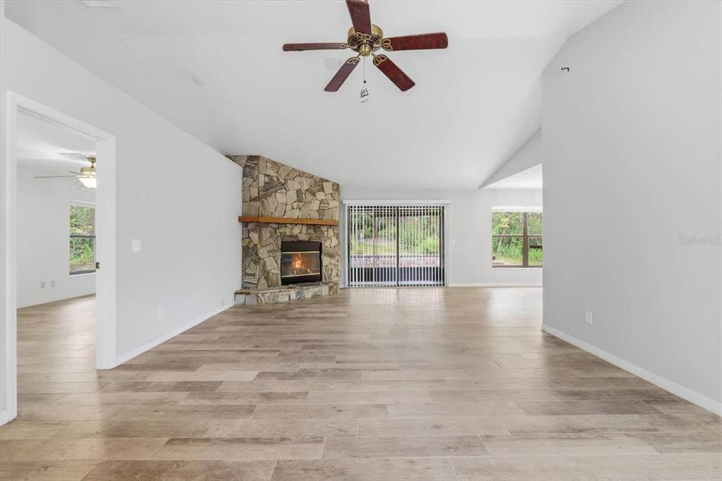 7410 W NEWCASTLE COURT, DUNNELLON, FL — photo 5 of 30