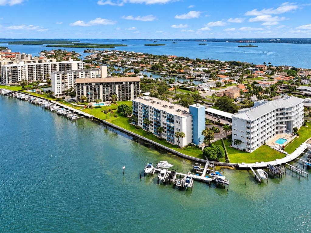 644 ISLAND WAY UNIT 406, CLEARWATER, FL — photo 2 of 32