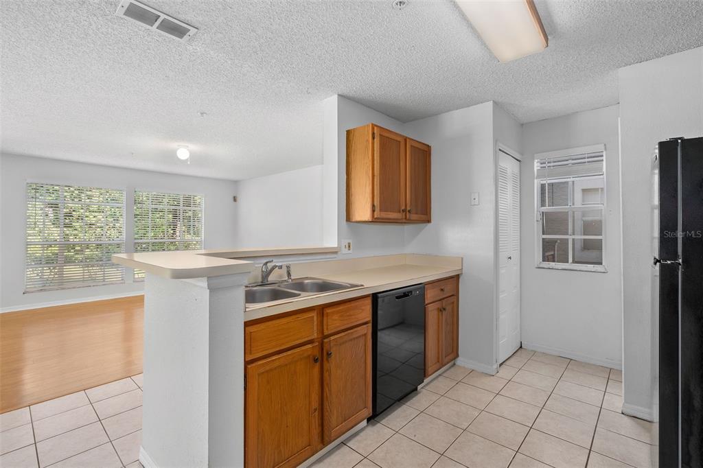 1141 EXCELLER COURT UNIT 107, CASSELBERRY, FL — photo 4 of 26