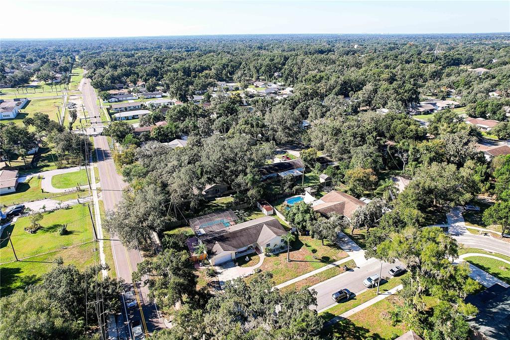 519 OAKHURST STREET, BRANDON, FL — photo 4 of 41
