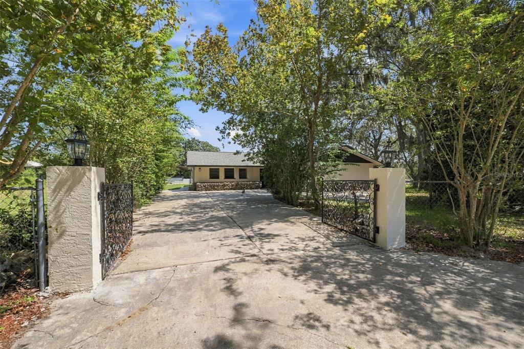 15440 HAYS ROAD, SPRING HILL, FL — photo 5 of 30