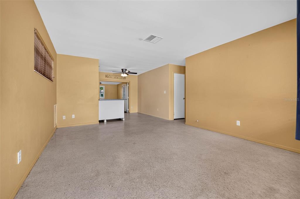 6549 21ST STREET N, ST PETERSBURG, FL — photo 4 of 23