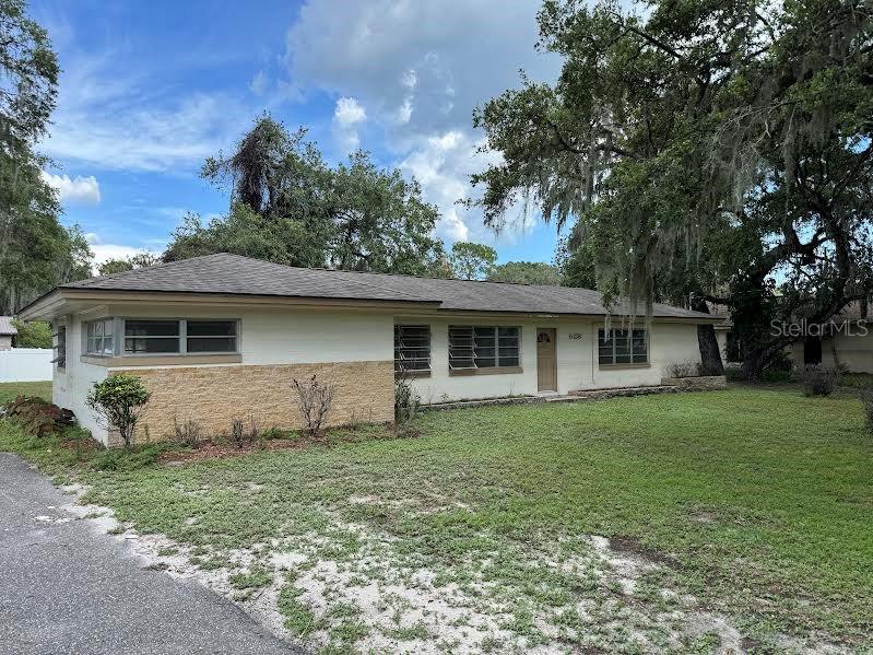 5136 LAKEWOOD DRIVE