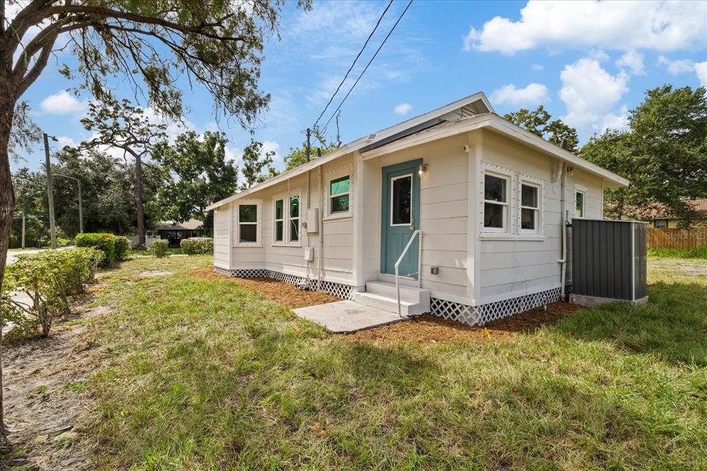 3501 17TH AVENUE S, ST PETERSBURG, FL — photo 5 of 26