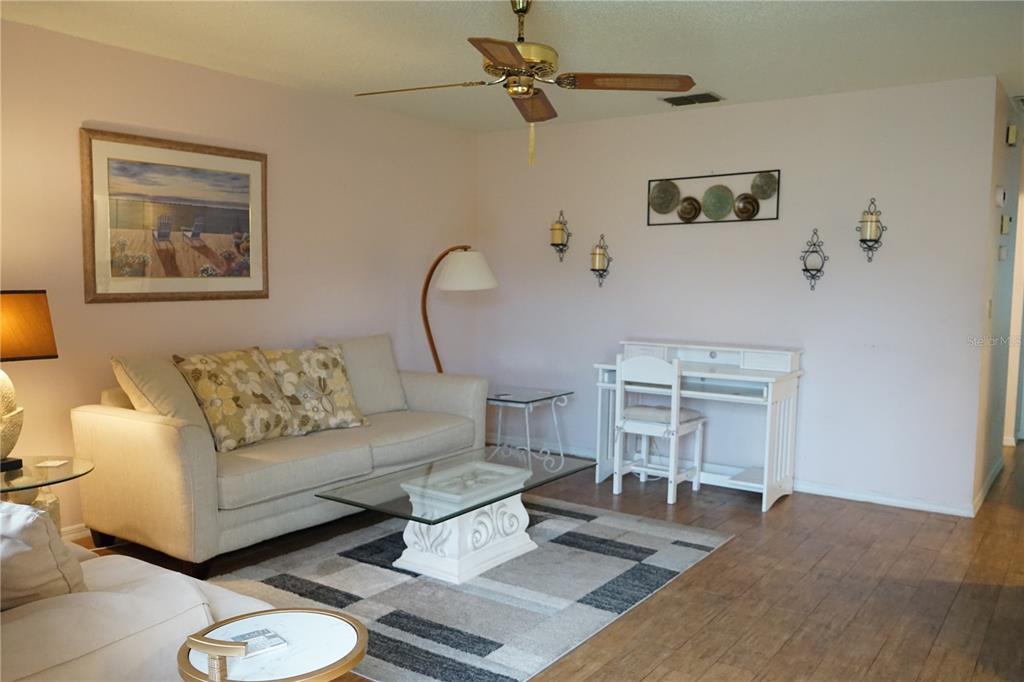 1904 CANTERBURY LANE UNIT 24, SUN CITY CENTER, FL — photo 3 of 30