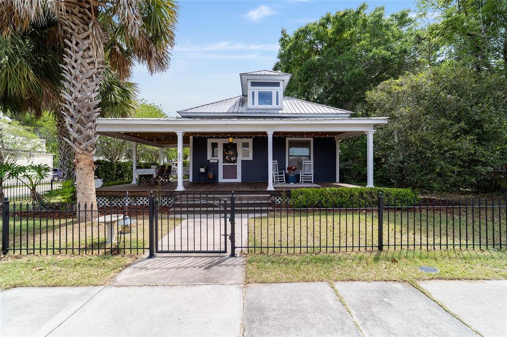 605 SE TUSCAWILLA AVENUE