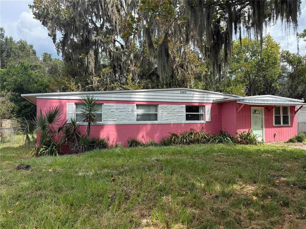 1608 SE 39TH PLACE