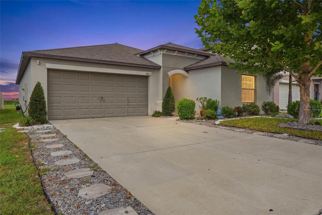 1423 GOLDEN GLOW DRIVE