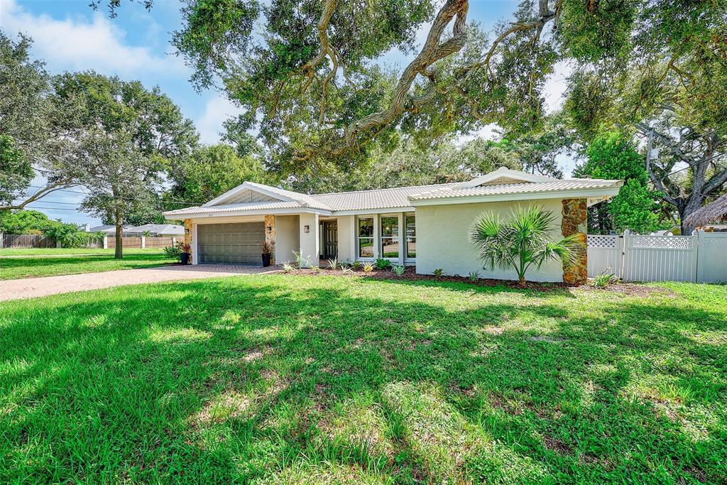 833 TALLOWOOD DRIVE, LARGO, FL — photo 2 of 30
