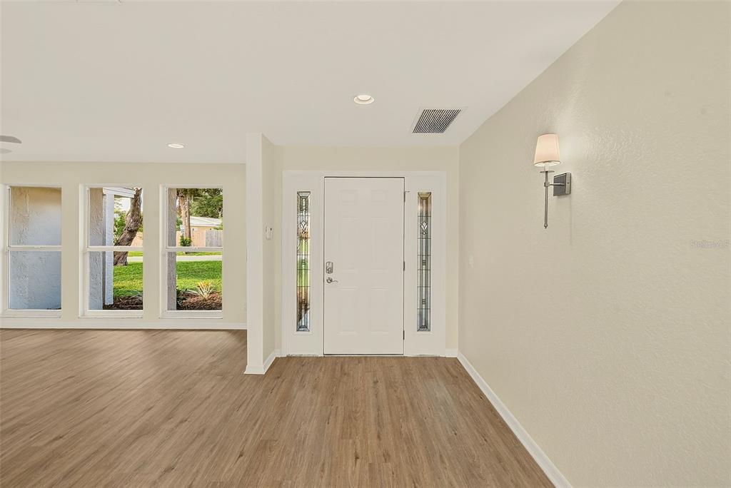 833 TALLOWOOD DRIVE, LARGO, FL — photo 4 of 30