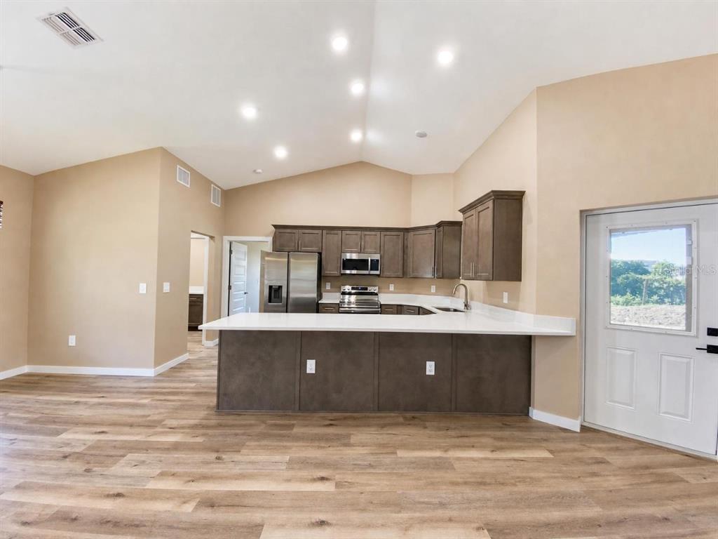 415 ELLERBE WAY, LAKELAND, FL — photo 4 of 31
