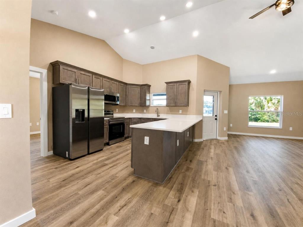 415 ELLERBE WAY, LAKELAND, FL — photo 5 of 31
