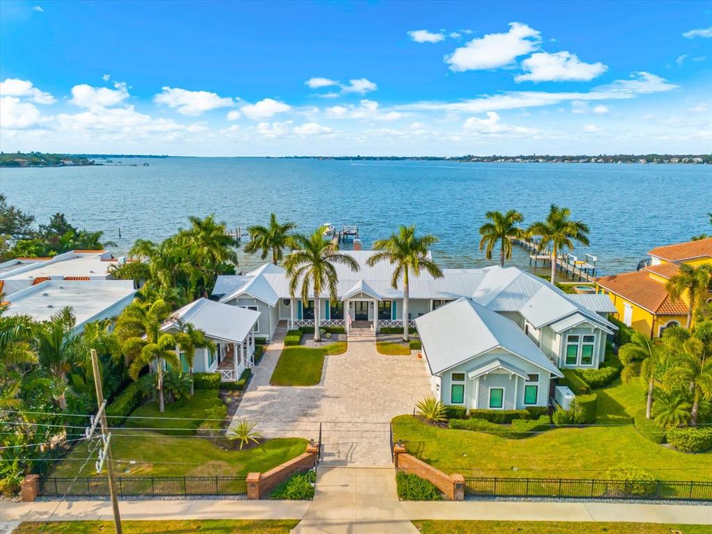 213 N 18TH STREET W