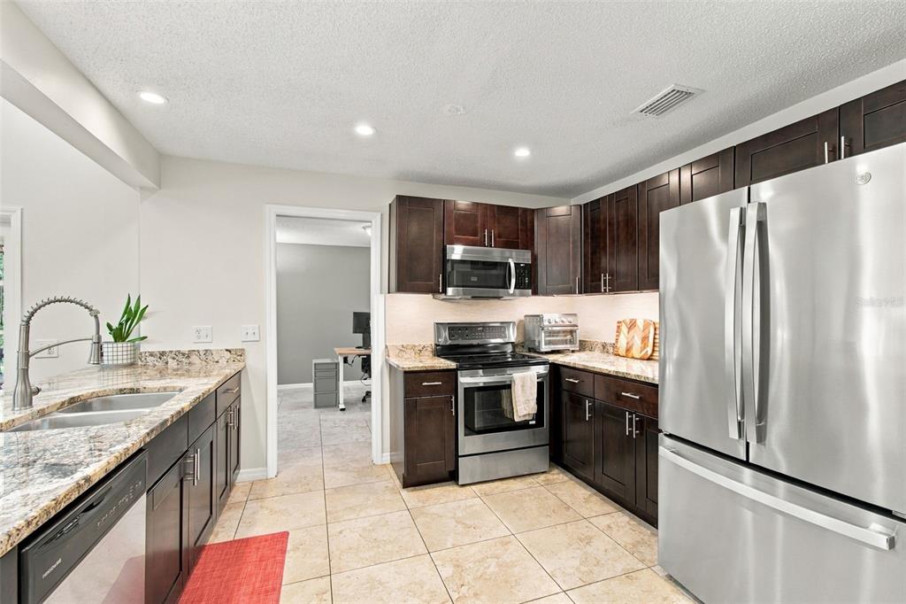 874 PINEWOOD TERRACE W, PALM HARBOR, FL — photo 3 of 75