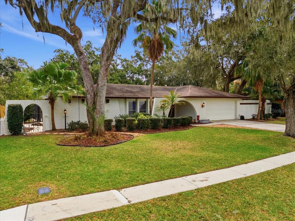 6320 OAK COURT