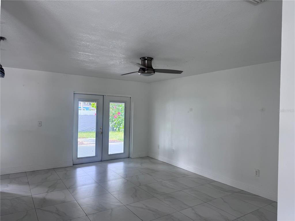 5208 CARROLLWOOD MEADOWS DRIVE, TAMPA, FL — photo 3 of 20