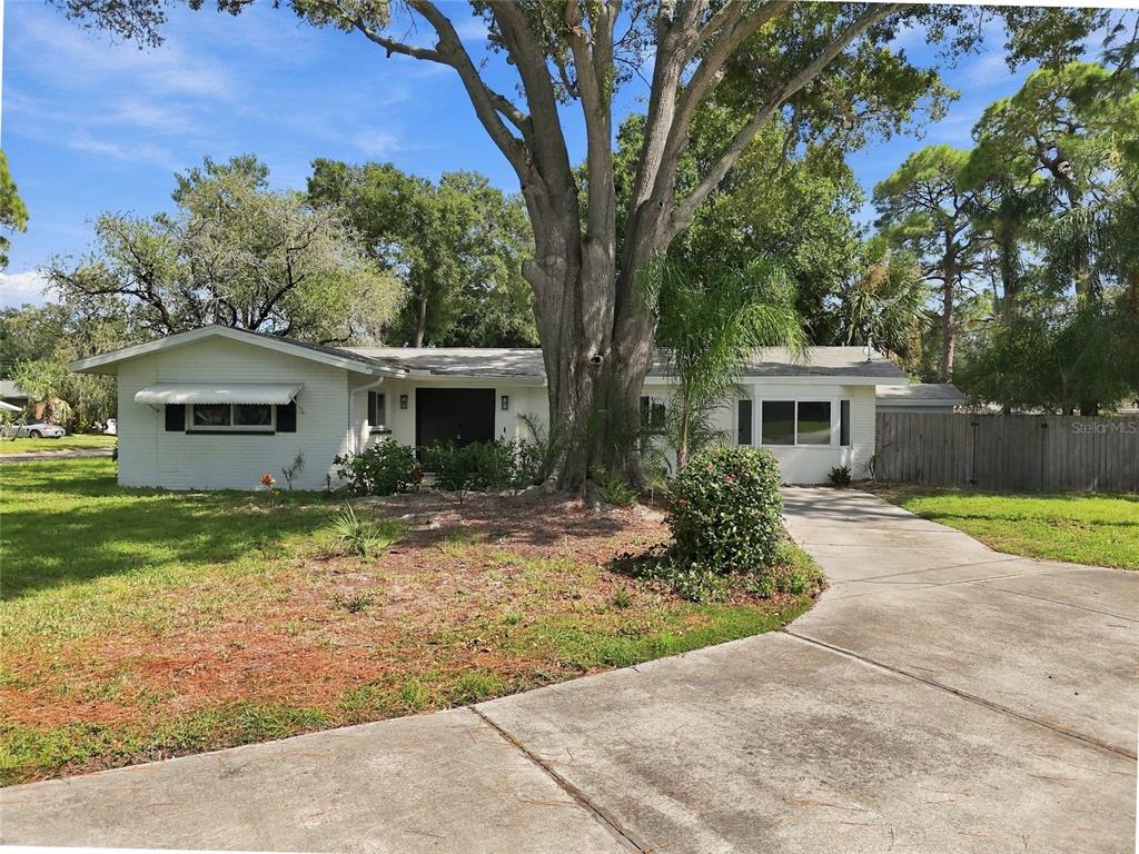 5625 ATLANTIC AVENUE N, ST PETERSBURG, FL — photo 4 of 44