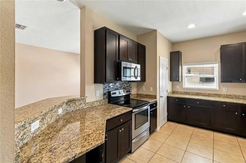 3629 BAY HEIGHTS WAY, TAMPA, FL — photo 5 of 26