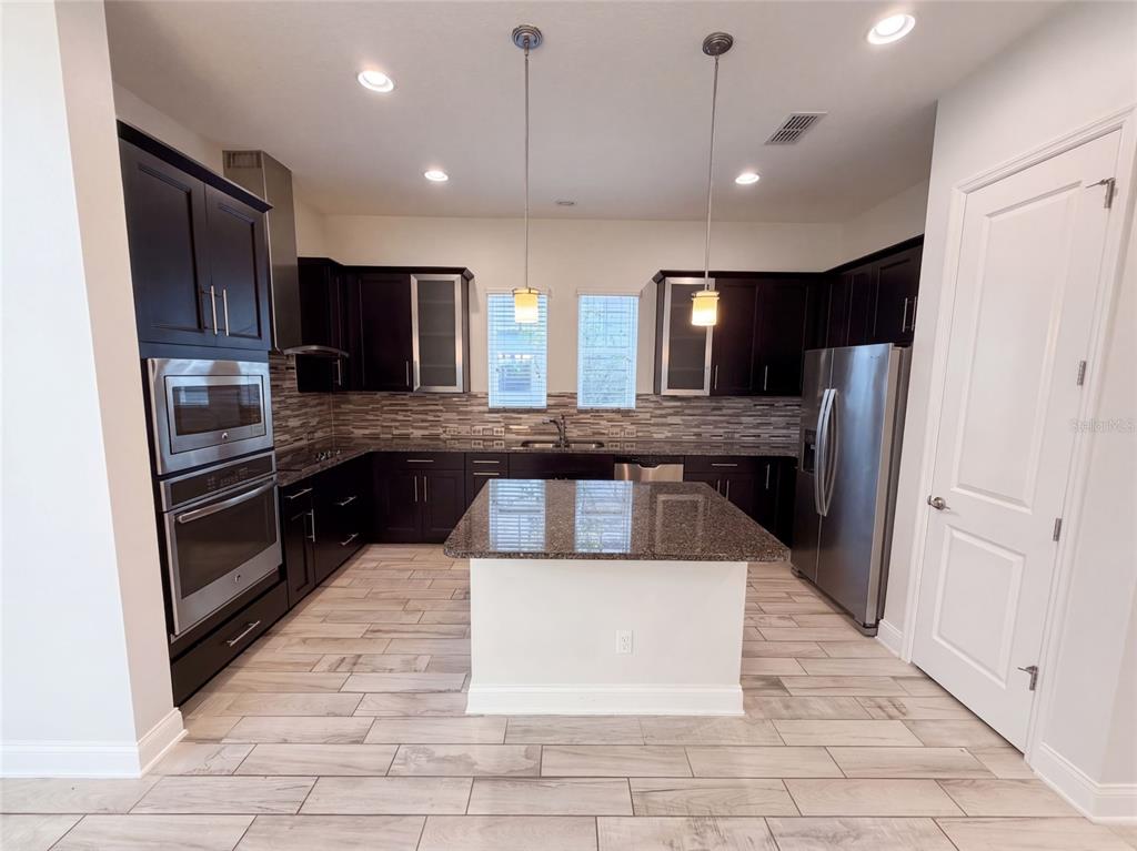 7797 LAUREATE BOULEVARD, ORLANDO, FL — photo 2 of 30