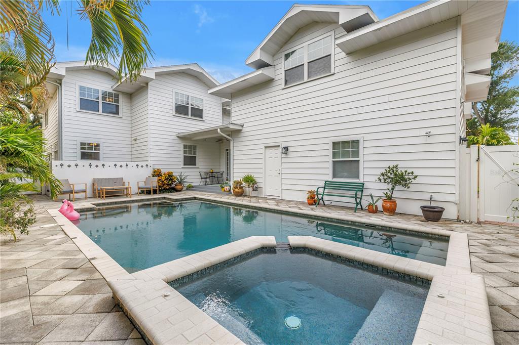 445 18TH AVENUE NE, ST PETERSBURG, FL — photo 3 of 30