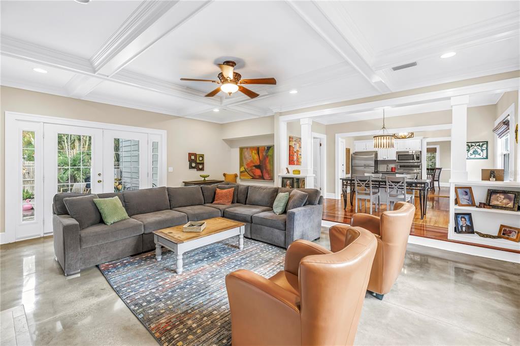 445 18TH AVENUE NE, ST PETERSBURG, FL — photo 4 of 30
