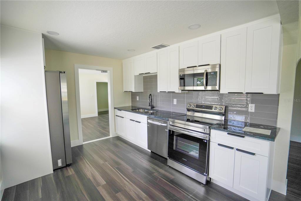 4400 6TH AVENUE S, ST PETERSBURG, FL — photo 2 of 25
