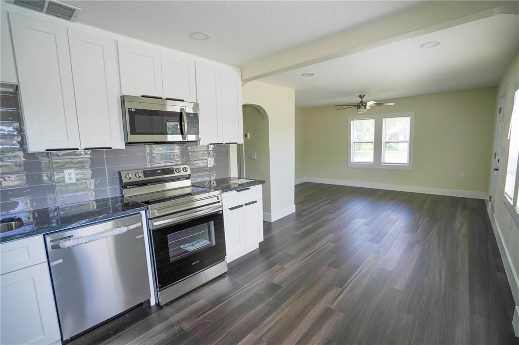 4400 6TH AVENUE S, ST PETERSBURG, FL — photo 3 of 25