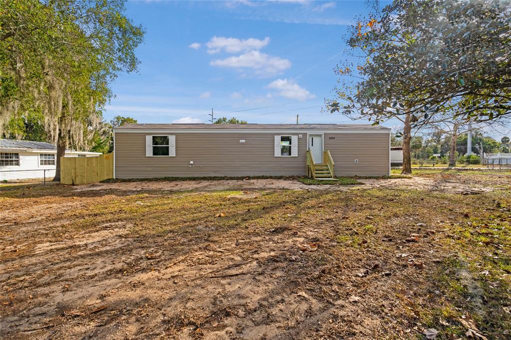 4104 SE 33RD PLACE