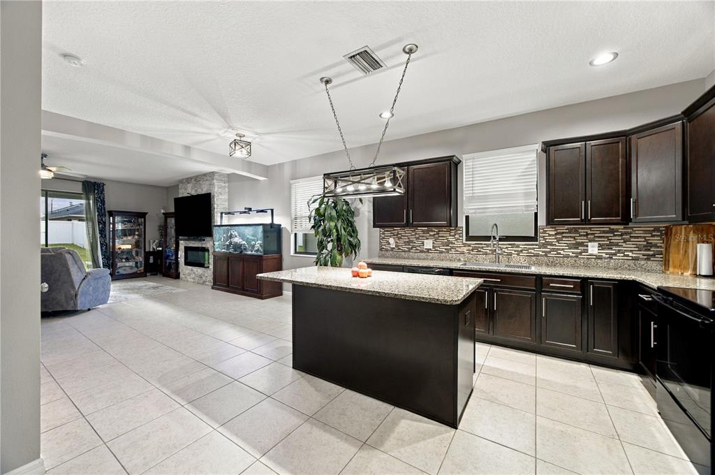 837 OLD WINDSOR WAY, SPRING HILL, FL — photo 3 of 40