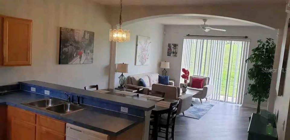 612 MONROE CIRCLE, DAVENPORT, FL — photo 3 of 10