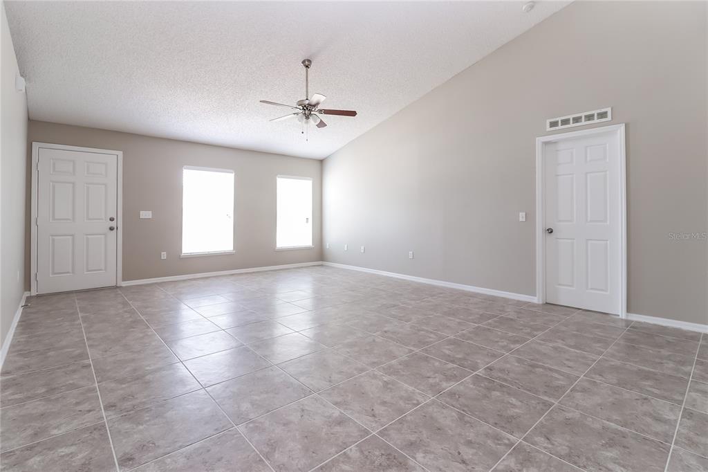927 CAMBRIDGE COURT, KISSIMMEE, FL — photo 2 of 15