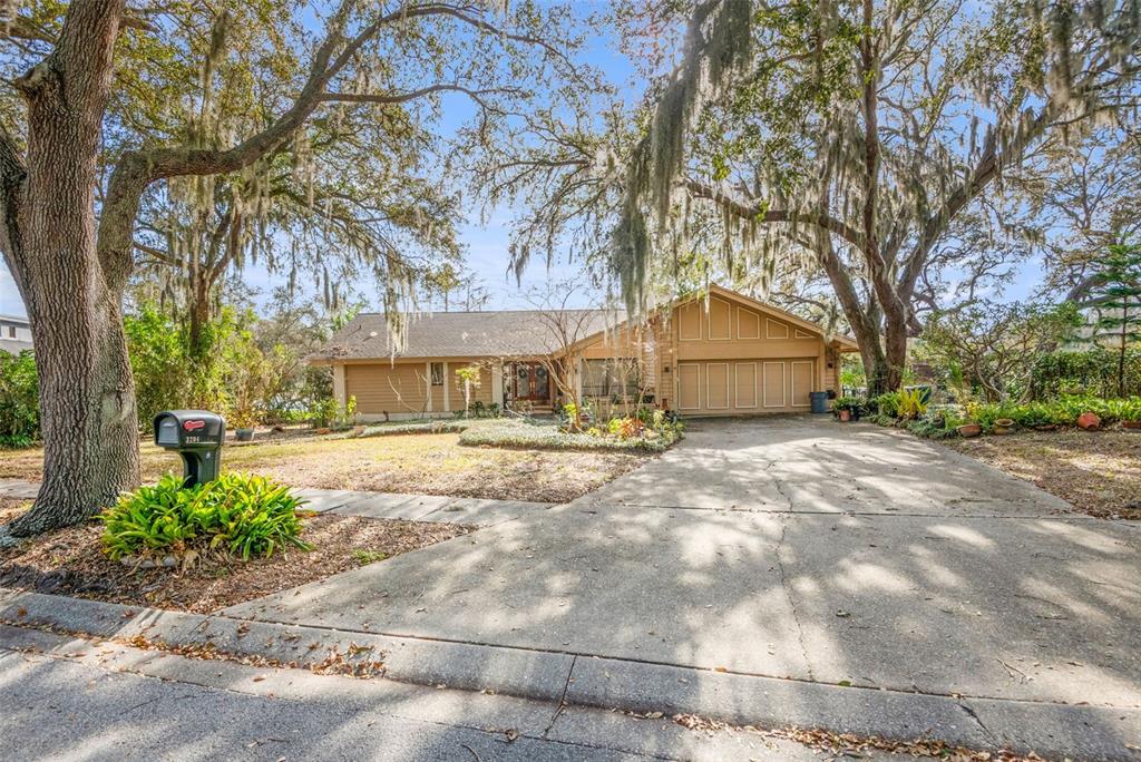 3204 AUTUMN DRIVE