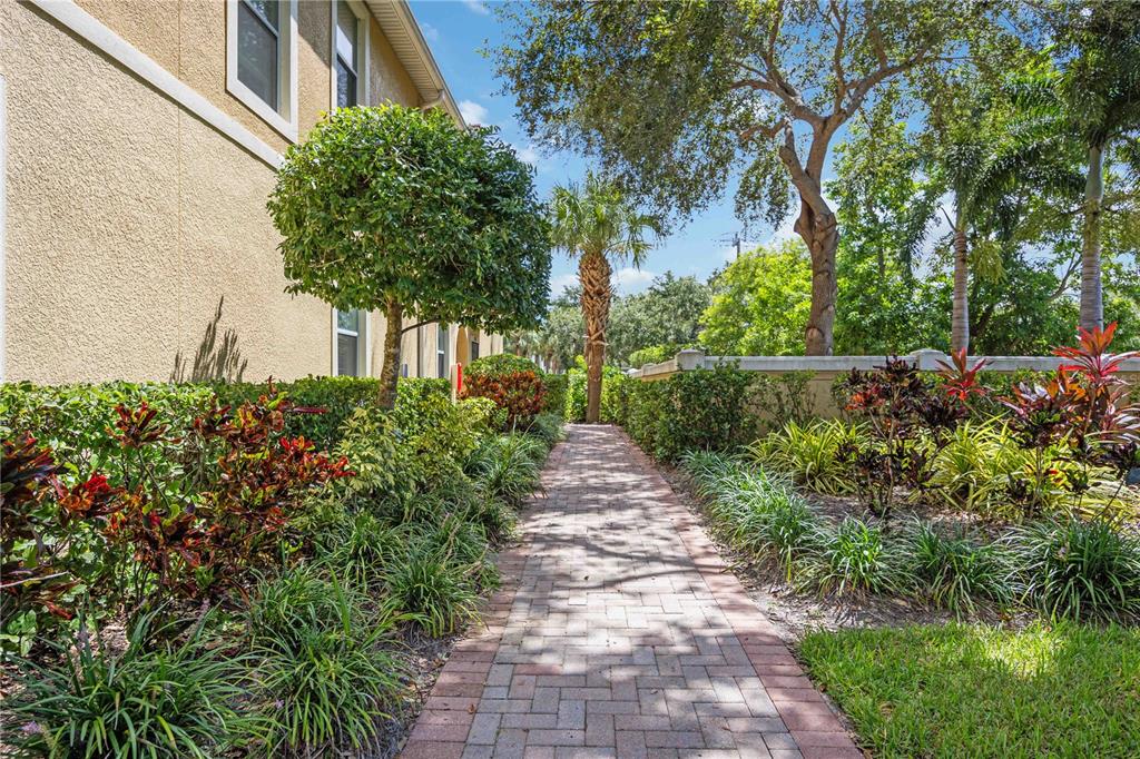 8034 MOONSTONE DR UNIT 1-106