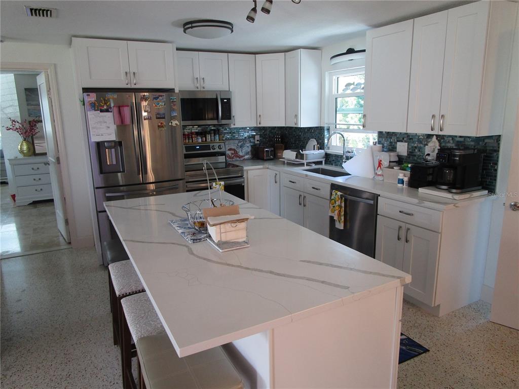 2278 CAROLYN DRIVE, DUNEDIN, FL — photo 5 of 13