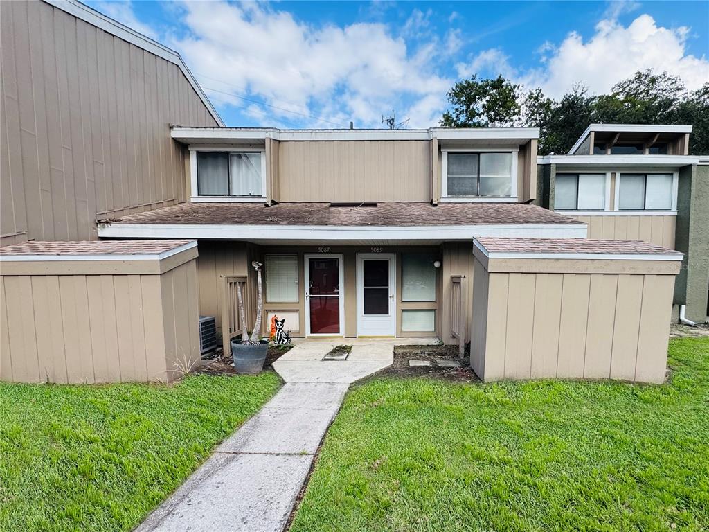 5089 EAGLESMERE DRIVE UNIT D09