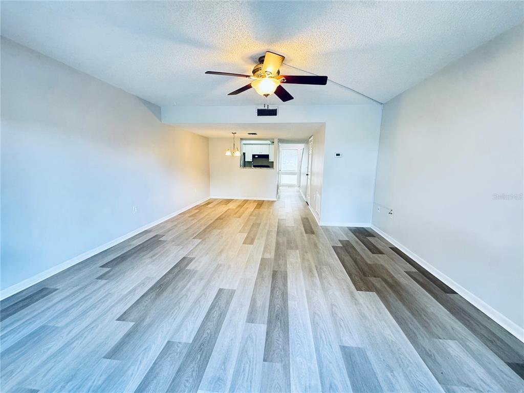 5089 EAGLESMERE DRIVE UNIT D09, ORLANDO, FL — photo 4 of 23