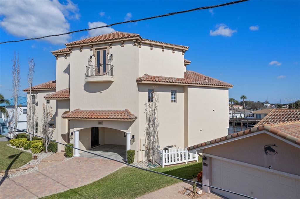 2235 N KINGS COVE POINT