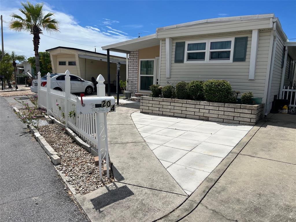 6580 SEMINOLE BOULEVARD UNIT 204