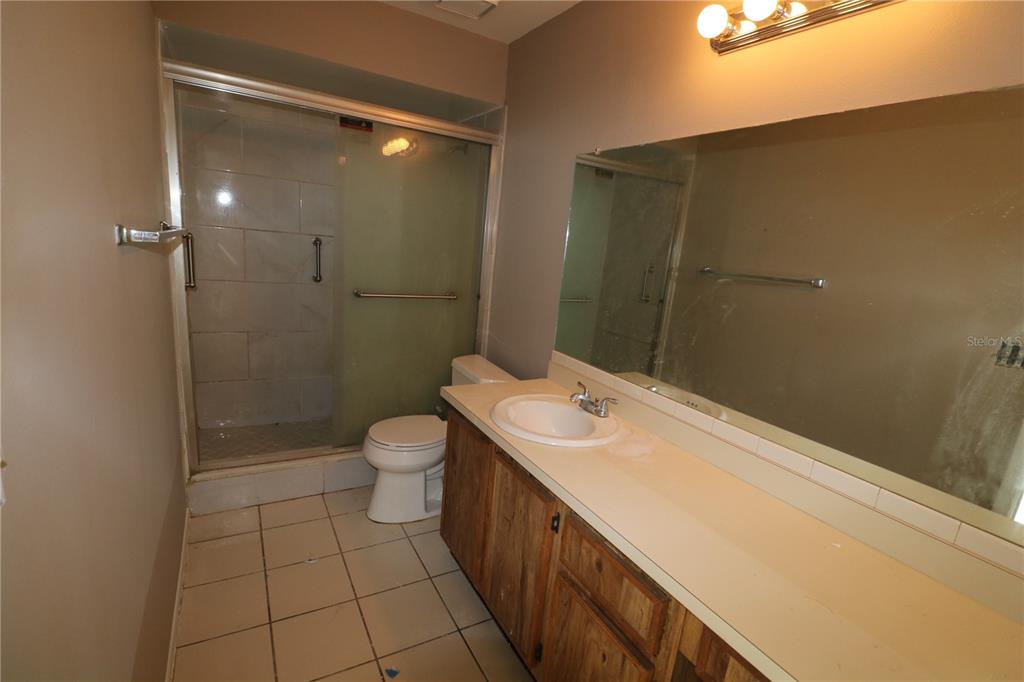 5018 OAKSHIRE DRIVE, TAMPA, FL — photo 5 of 29