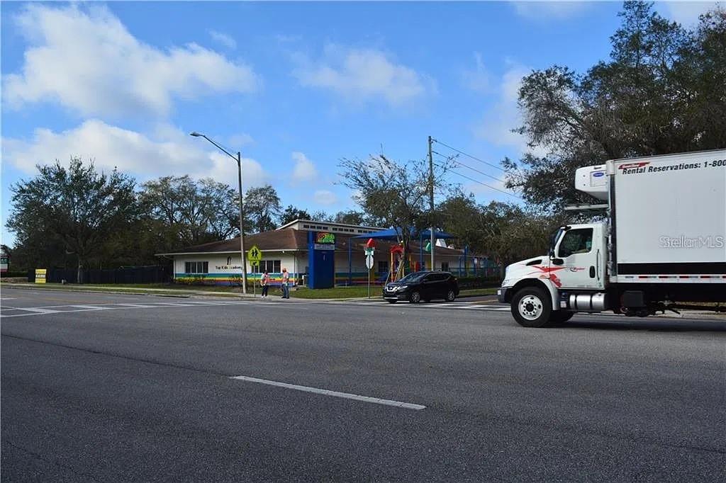 1925 N DEAN ROAD, ORLANDO, FL — photo 3 of 5