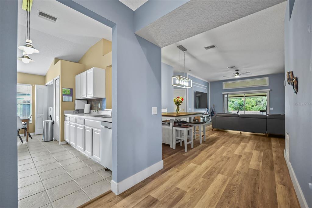 2101 SHELBOURNE COURT, WESLEY CHAPEL, FL — photo 3 of 30