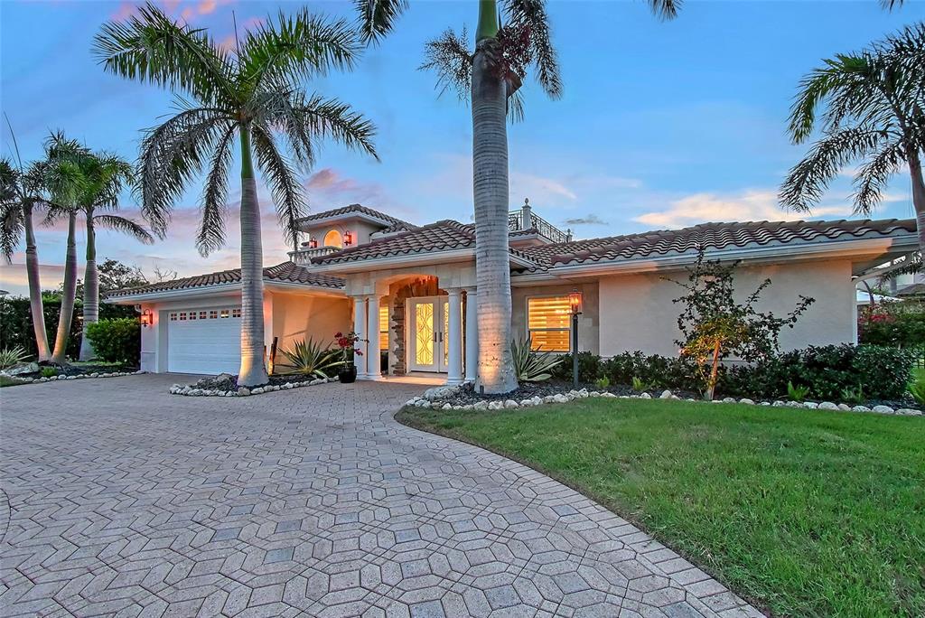 571 BIRDIE LANE