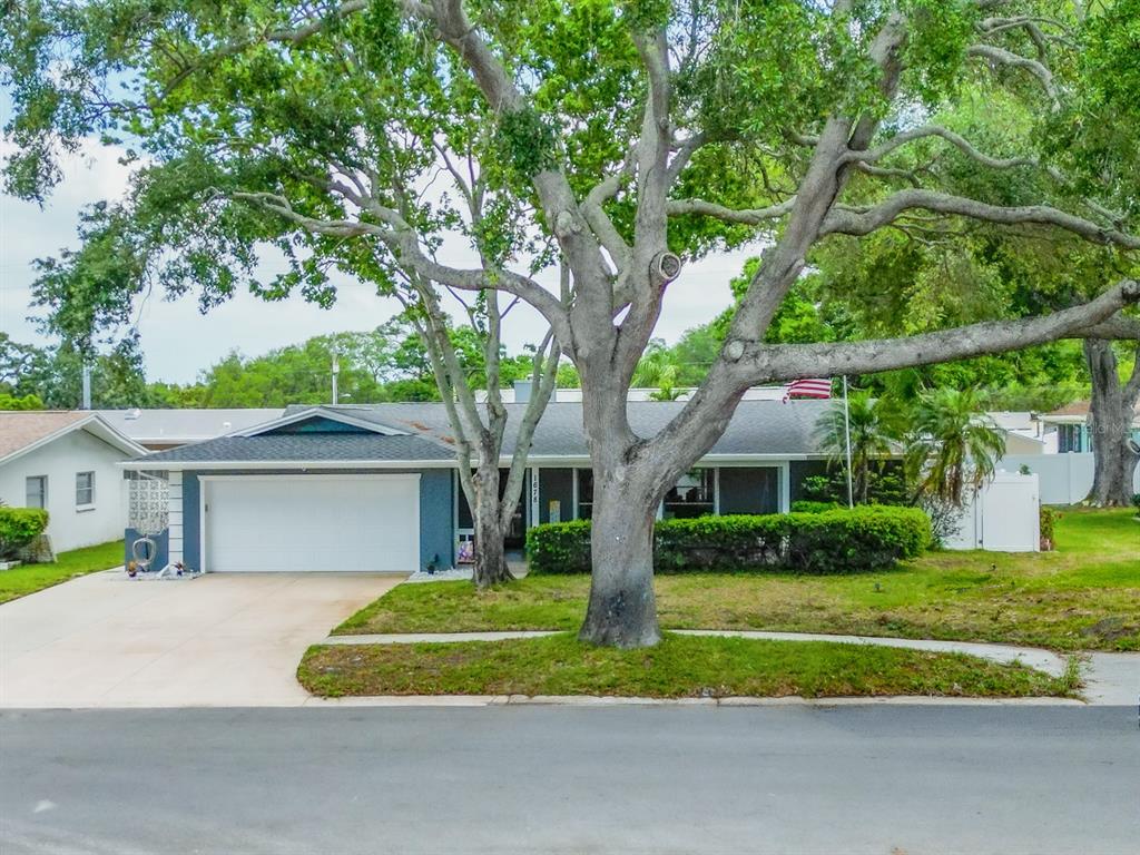 1678 ALGONQUIN DRIVE