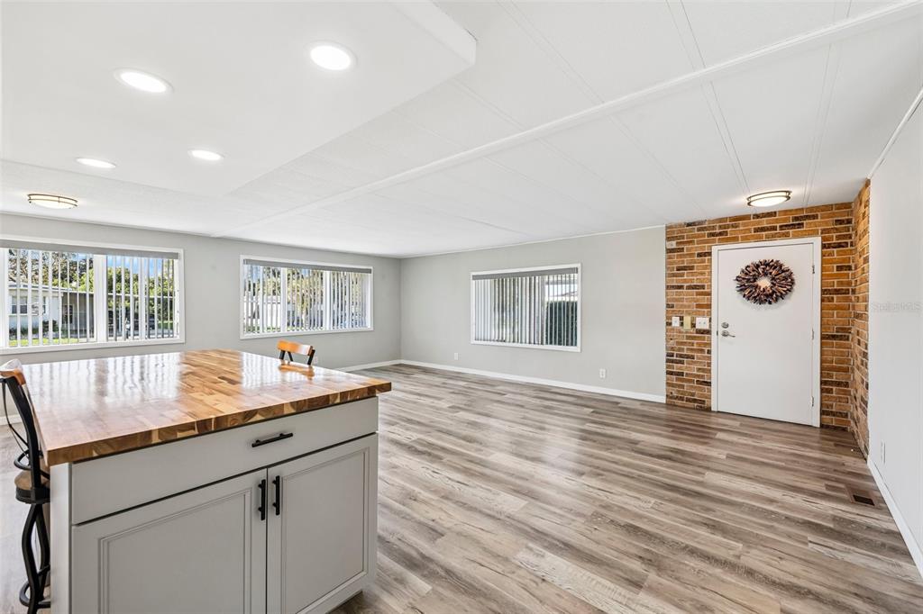 11 FLORENCE BOULEVARD, DEBARY, FL — photo 2 of 24