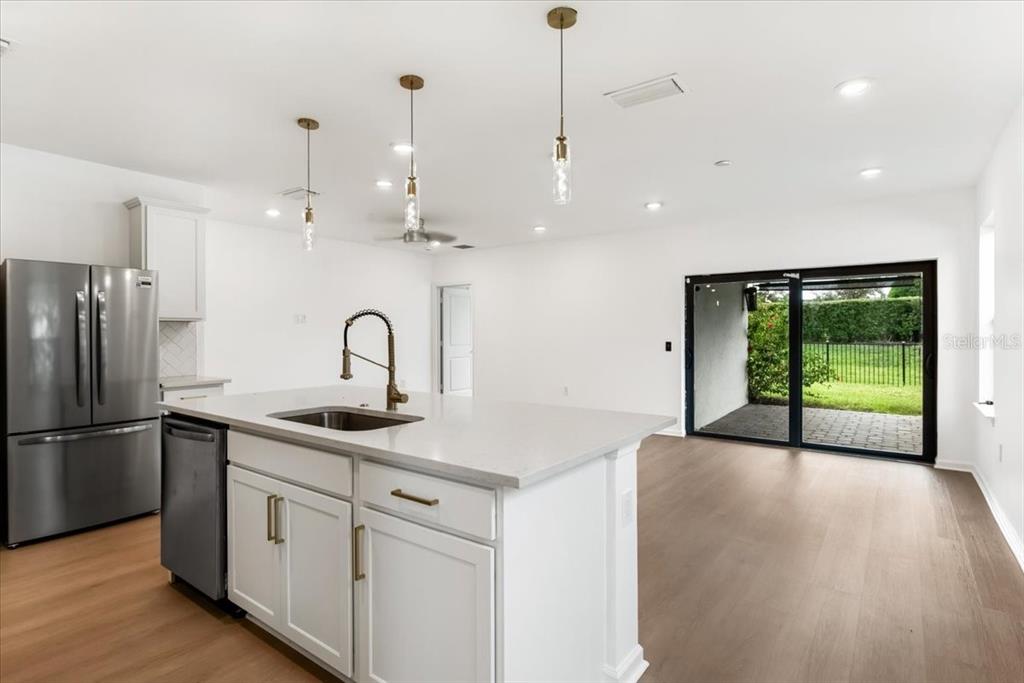 6559 SILVERSTAR DRIVE, SARASOTA, FL — photo 3 of 30