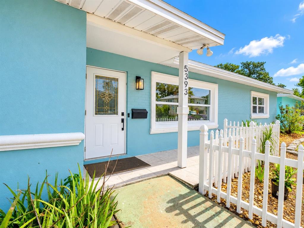5393 16TH AVENUE N, ST PETERSBURG, FL — photo 4 of 41