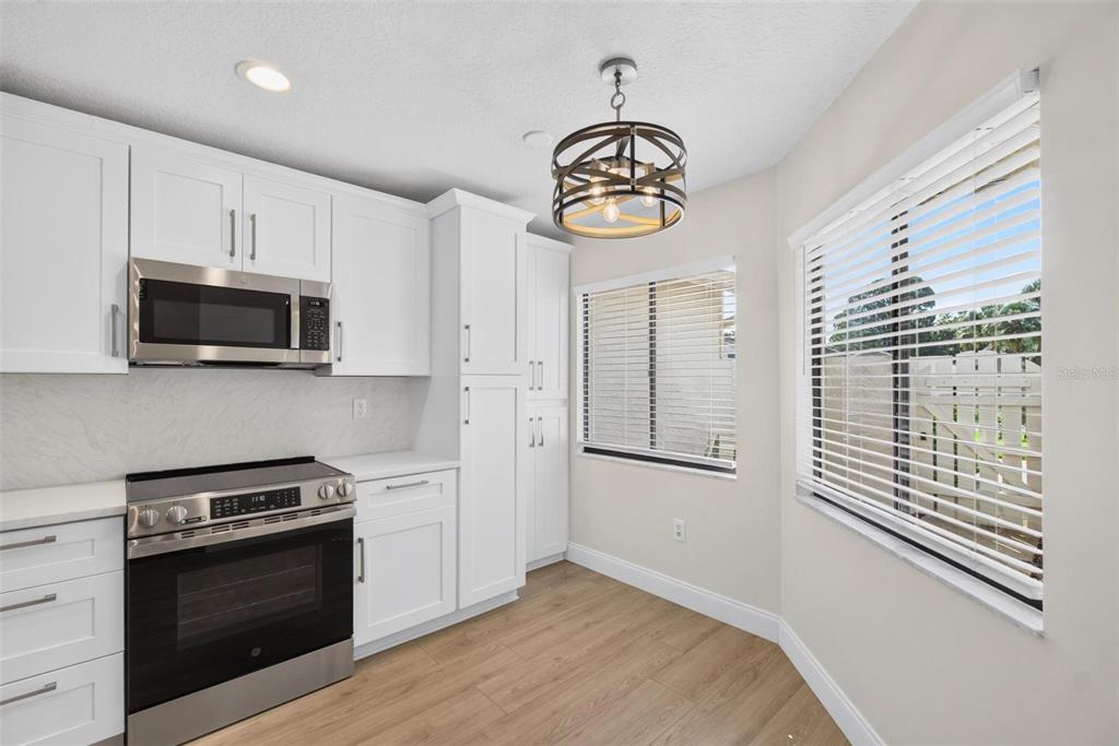 456 LAKEVIEW DRIVE UNIT 5, PALM HARBOR, FL — photo 5 of 22