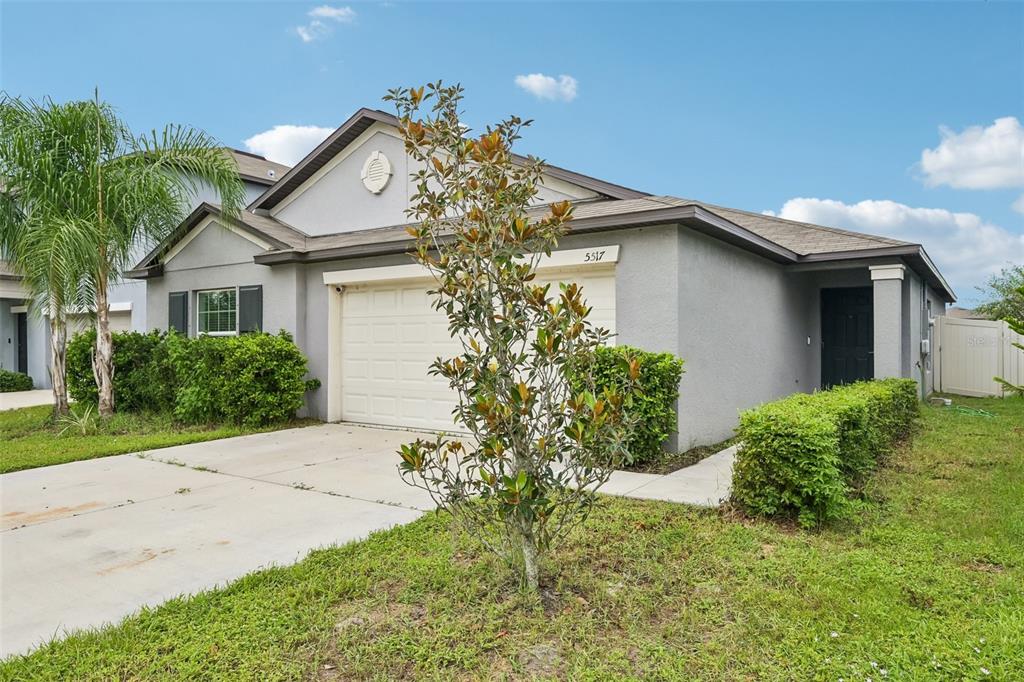 5517 BLUE AZURE DRIVE, WIMAUMA, FL — photo 2 of 30