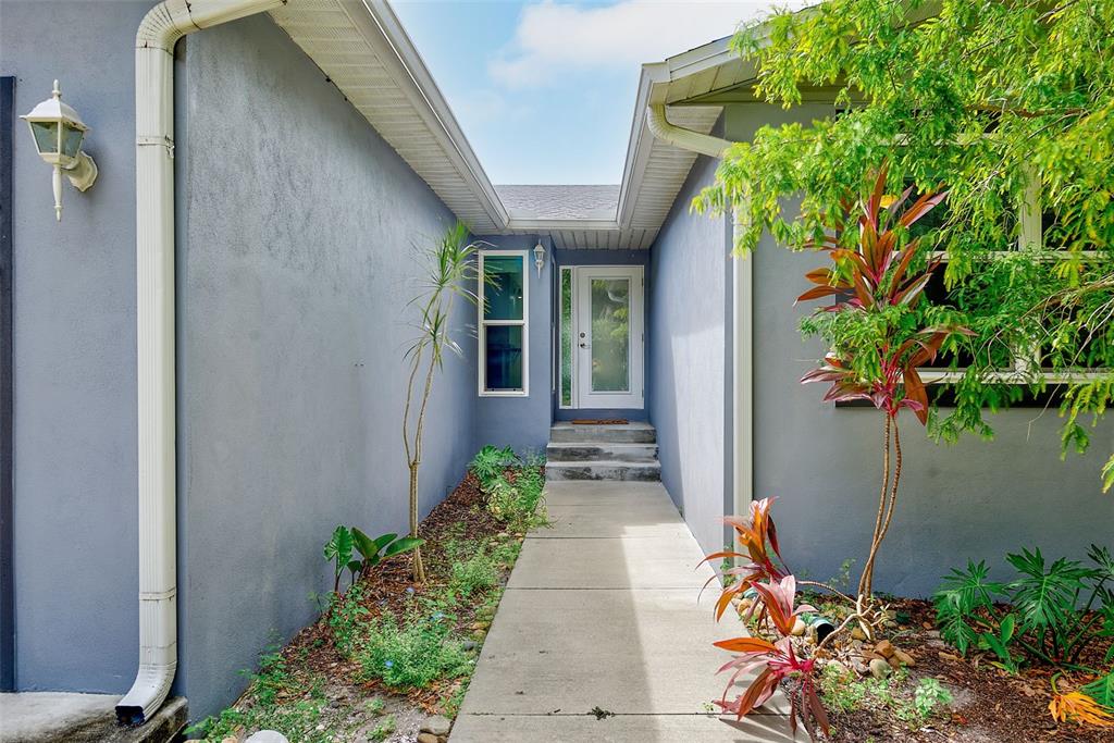 14330 CHANNEL DRIVE, LARGO, FL — photo 4 of 30
